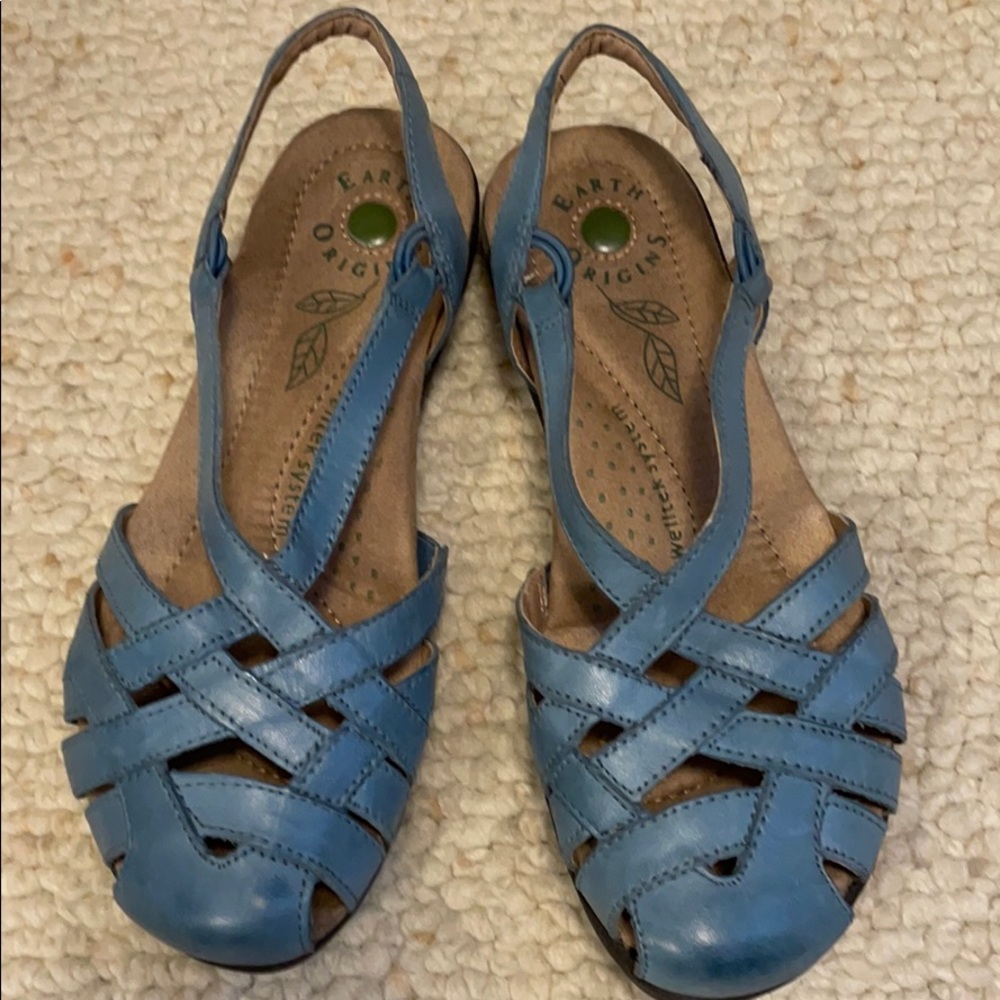 Women’s Earth Origin slip on Sandals, 6.5 Wide